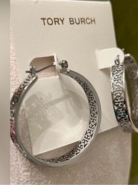 Tory Burch Silver Kingsley Hoop Earrings NWT